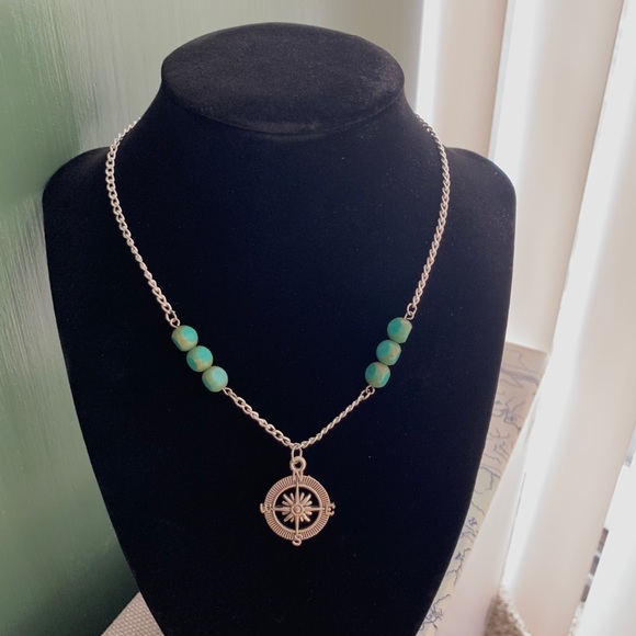 Beaded compass necklace - Picture 4 of 7